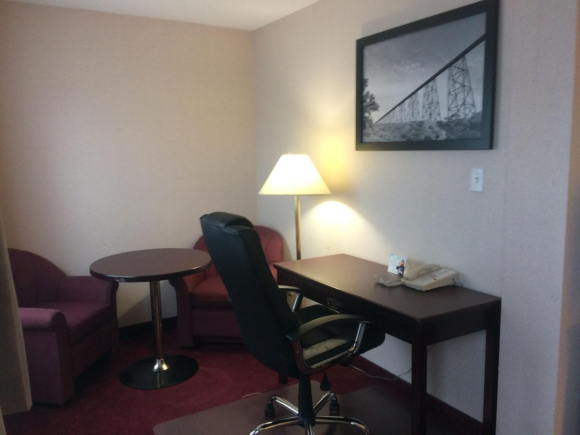 Super 8 By Wyndham Lethbridge Hotel Buitenkant foto