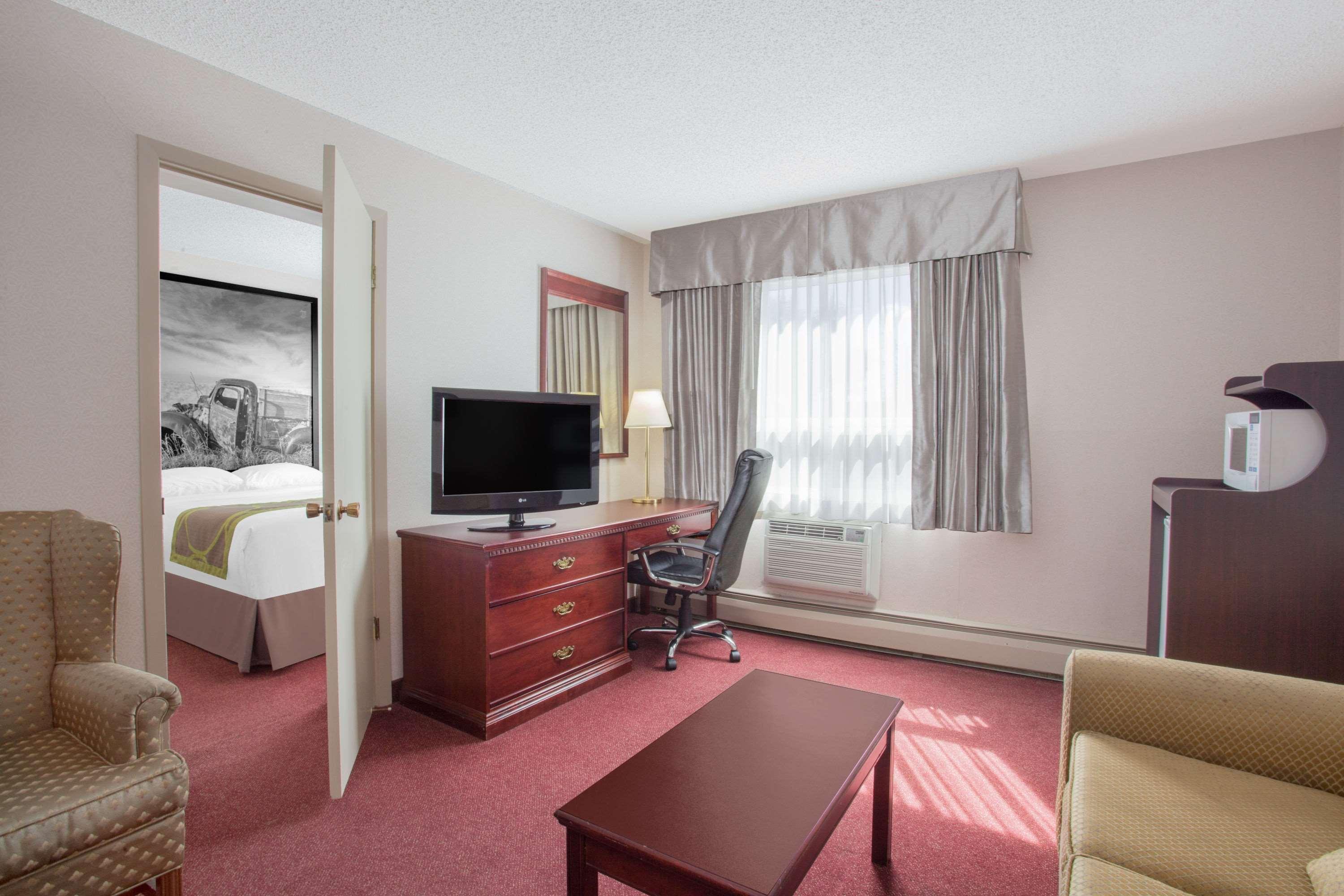 Super 8 By Wyndham Lethbridge Hotel Buitenkant foto