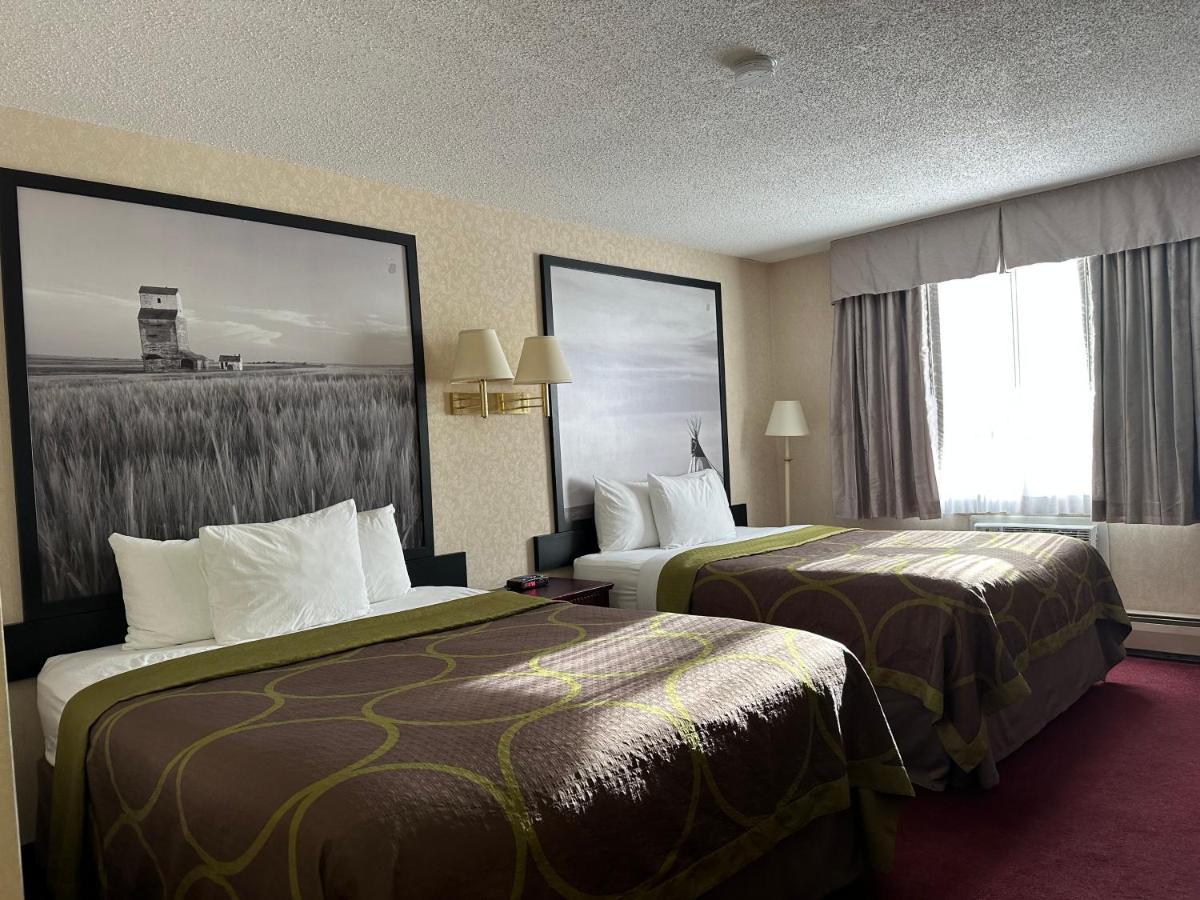 Super 8 By Wyndham Lethbridge Hotel Buitenkant foto