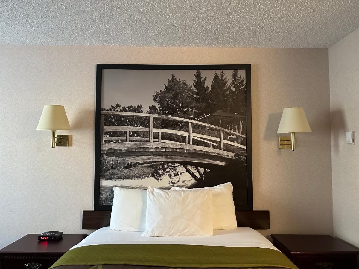 Super 8 By Wyndham Lethbridge Hotel Buitenkant foto