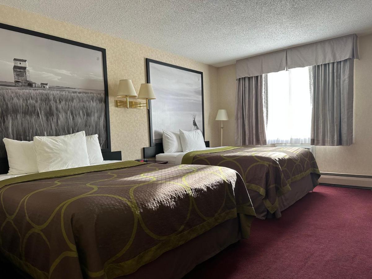 Super 8 By Wyndham Lethbridge Hotel Buitenkant foto
