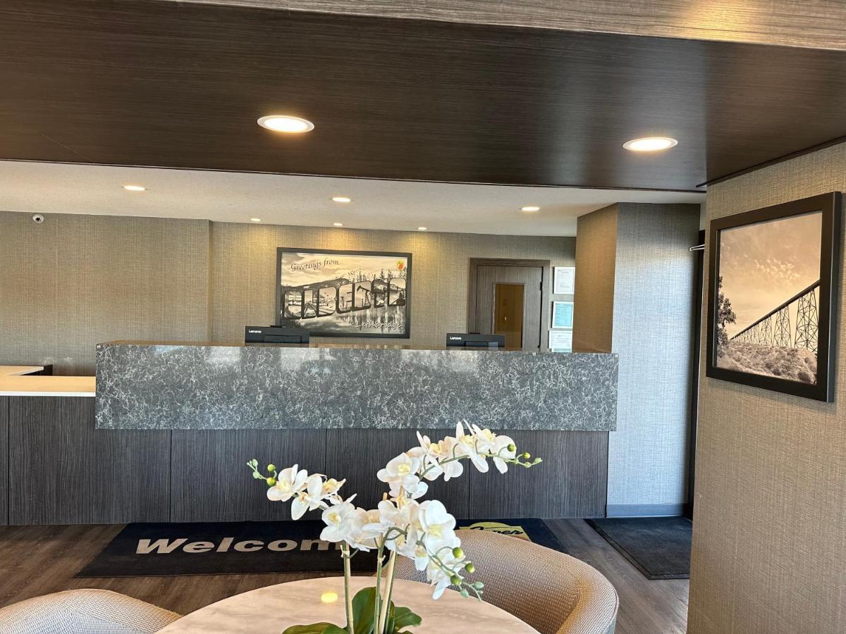 Super 8 By Wyndham Lethbridge Hotel Buitenkant foto