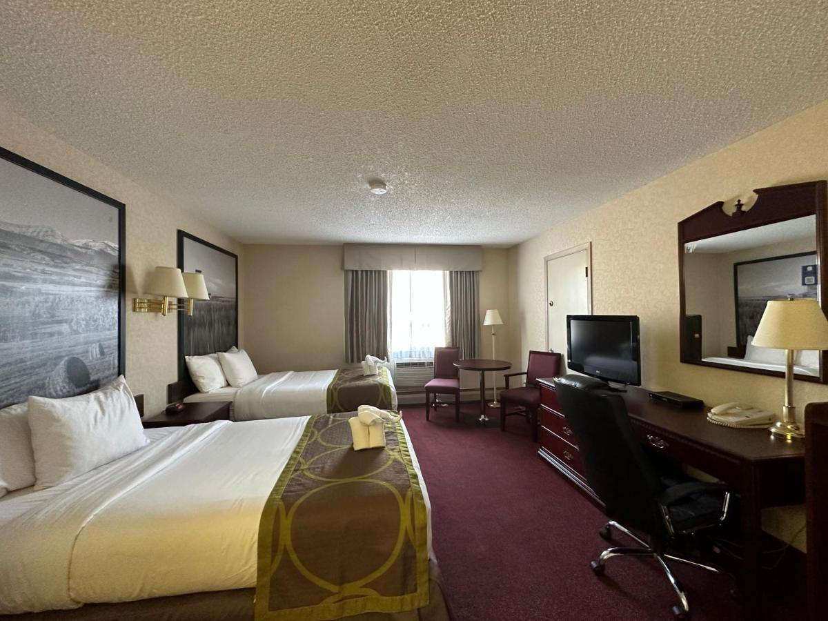 Super 8 By Wyndham Lethbridge Hotel Buitenkant foto