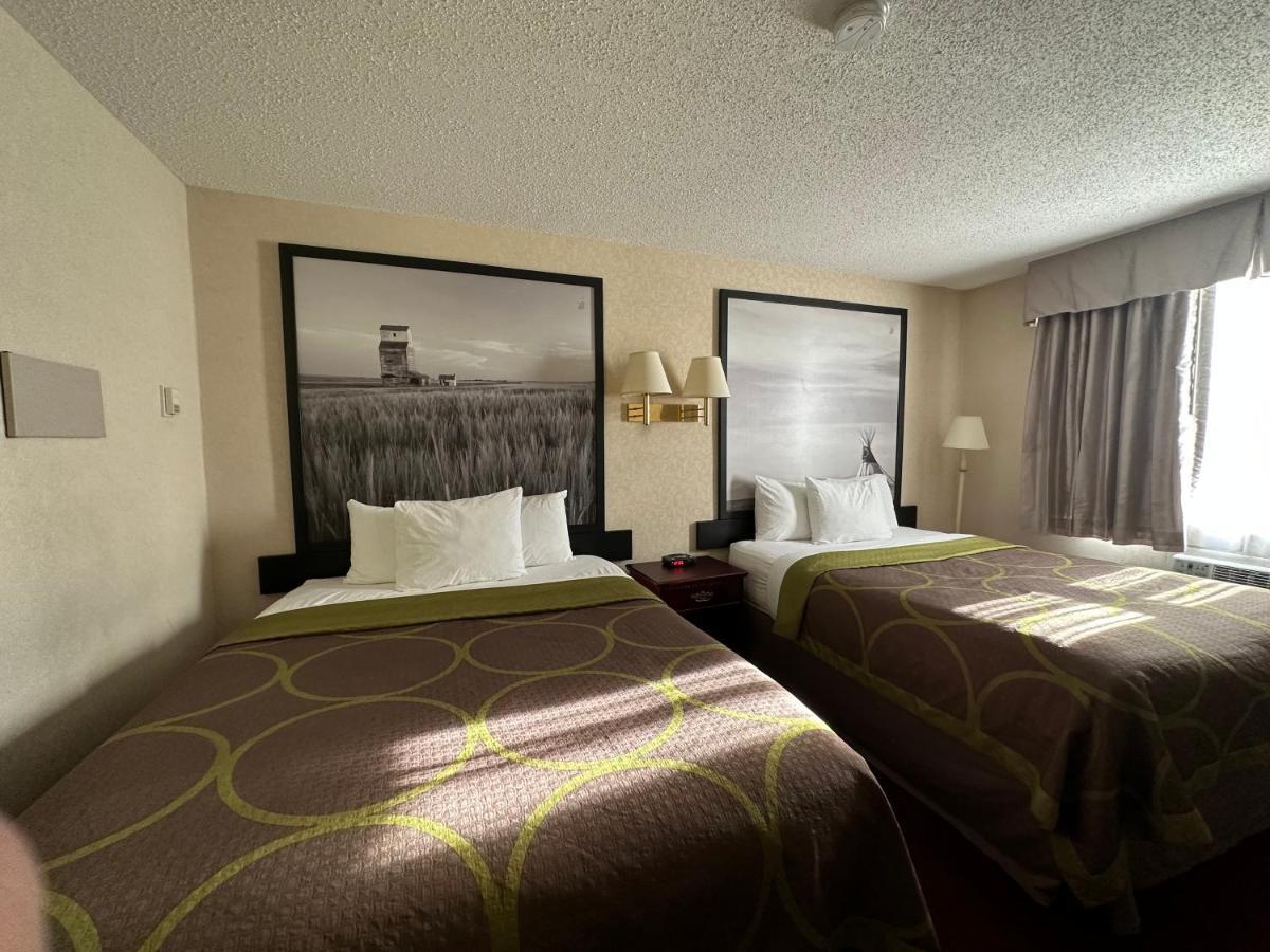 Super 8 By Wyndham Lethbridge Hotel Buitenkant foto