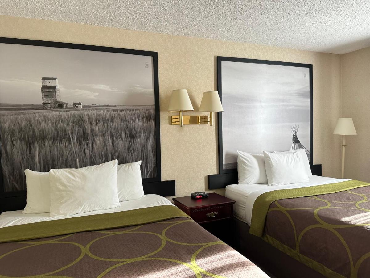 Super 8 By Wyndham Lethbridge Hotel Buitenkant foto