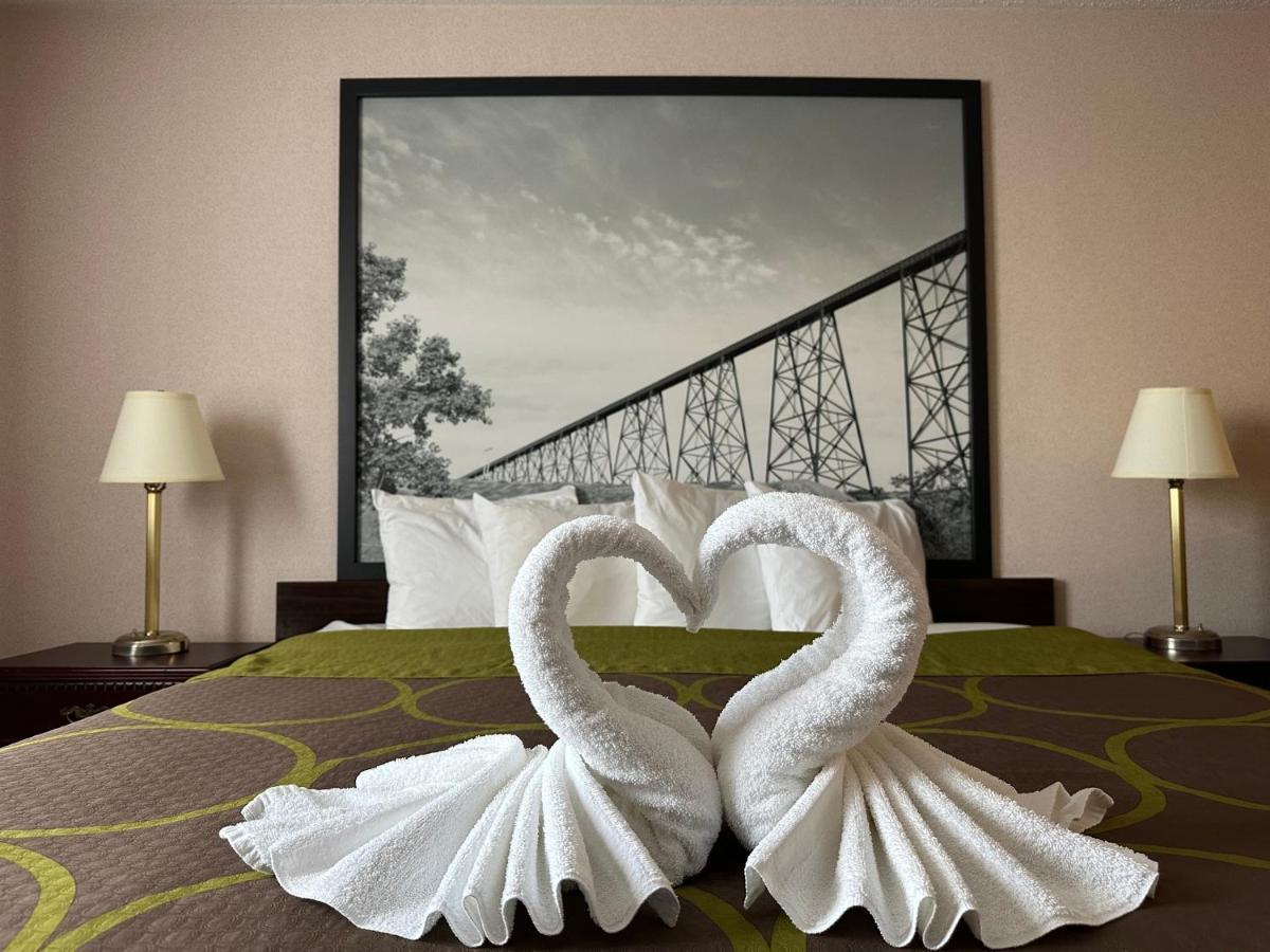 Super 8 By Wyndham Lethbridge Hotel Buitenkant foto