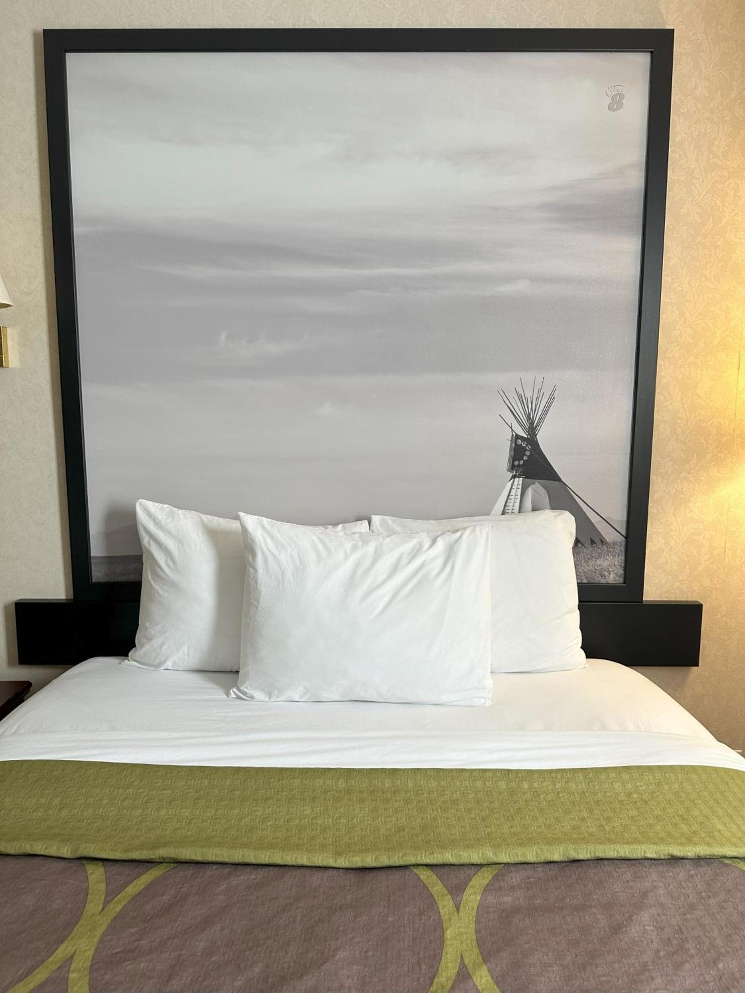 Super 8 By Wyndham Lethbridge Hotel Buitenkant foto