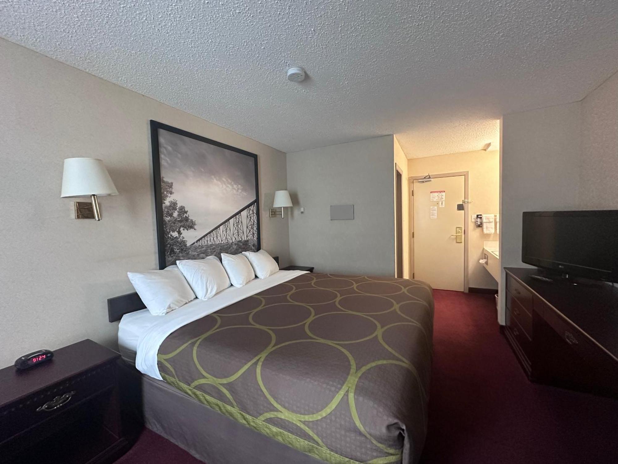 Super 8 By Wyndham Lethbridge Hotel Buitenkant foto