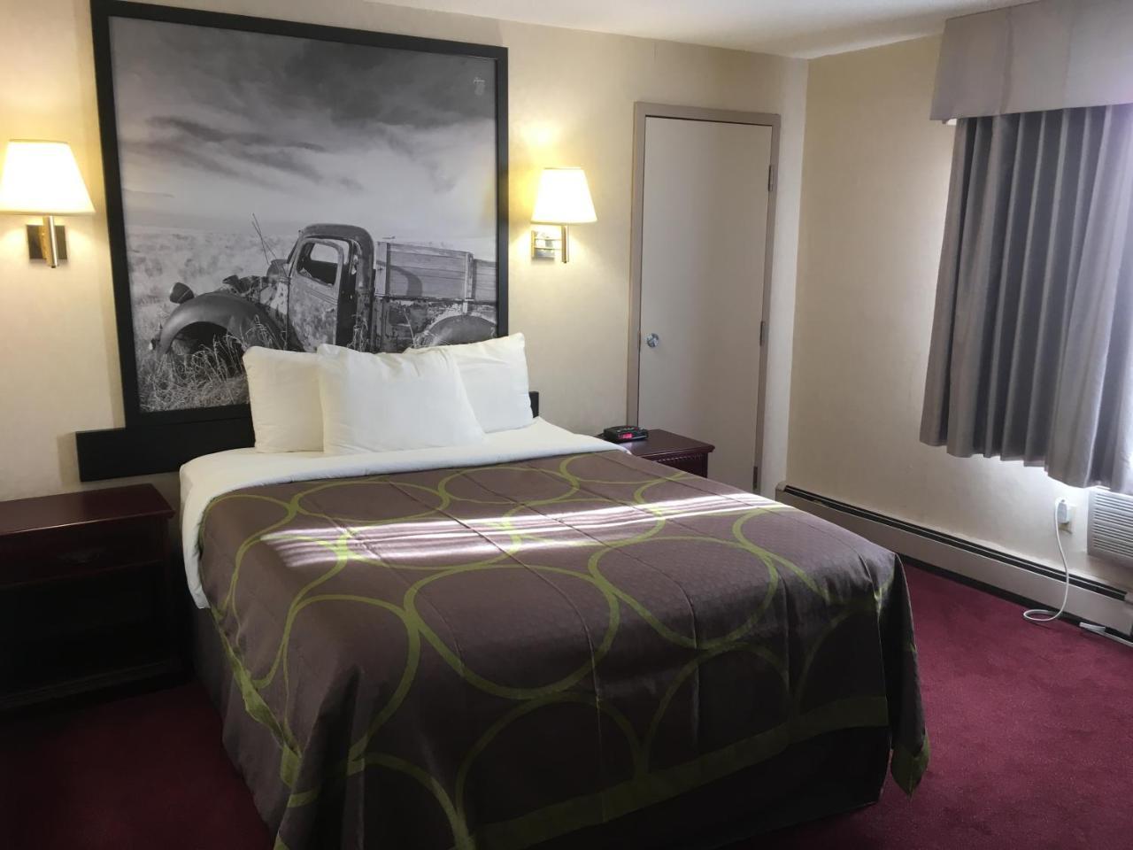 Super 8 By Wyndham Lethbridge Hotel Buitenkant foto